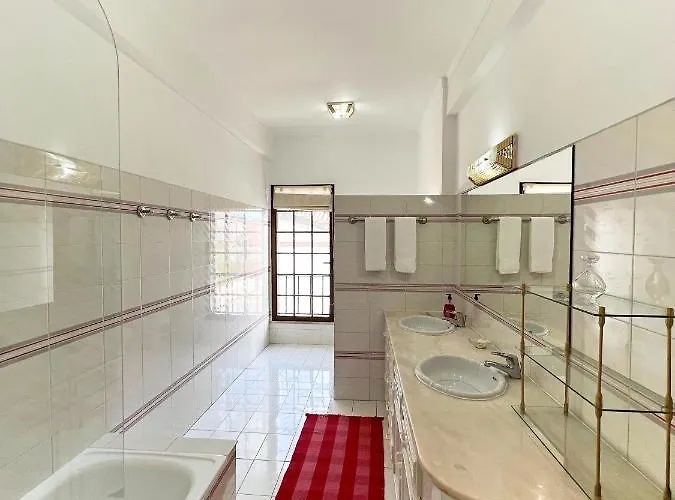 Sunshine With Heated Pool * Фару