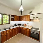 Villa Sunshine With Heated Pool *