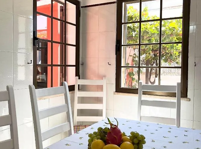 Sunshine With Heated Pool Vila *