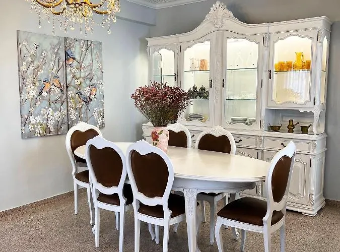 Sunshine With Heated Pool Vila