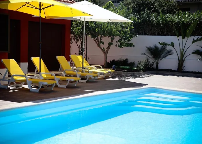 别墅 Sunshine With Heated Pool 法鲁区